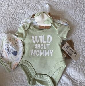 Baby Essentials Light Green Bodysuit Set